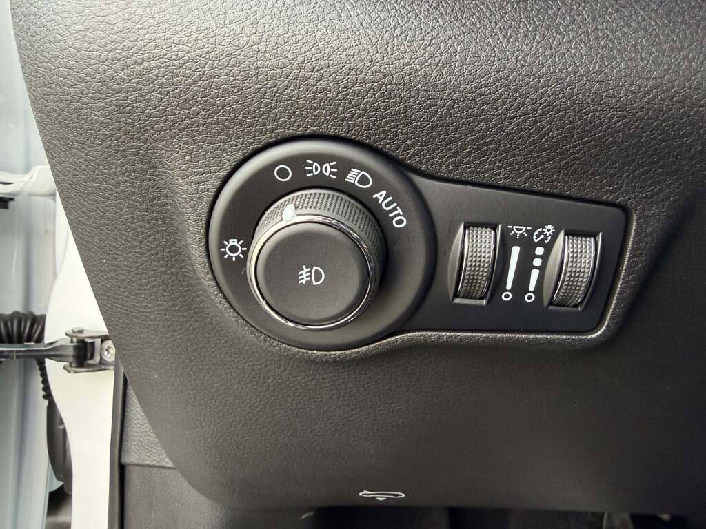 New 2026 Jeep Compass Latitude image 20