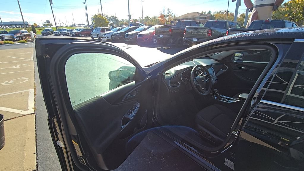 Used 2023 Chevrolet Malibu LT image 14