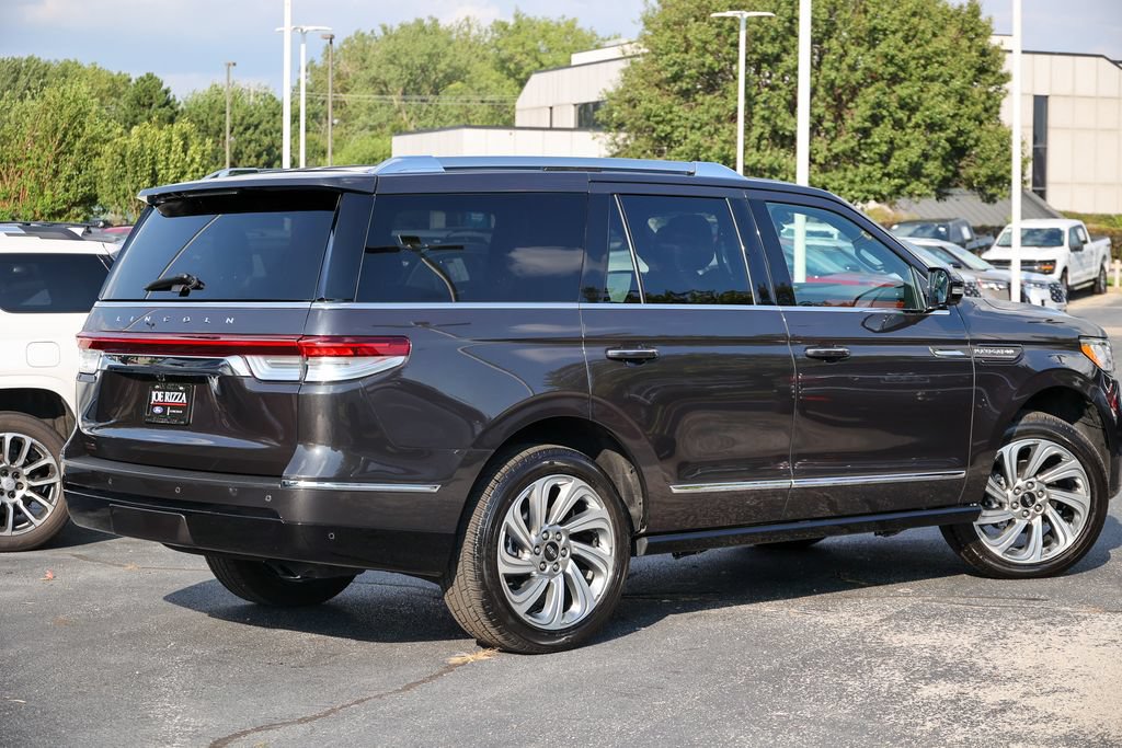 Used 2024 Lincoln Navigator Reserve AWD/4WD image 40