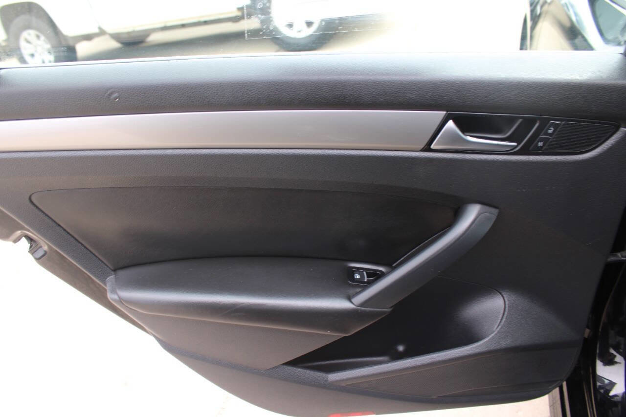 Used 2014 Volkswagen Passat 2.5 S image 15