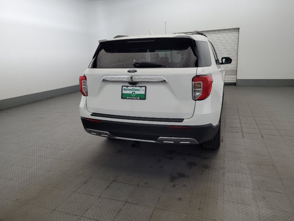 Used 2022 Ford Explorer XLT w/ Equipment Group 202A AWD/4WD image 7