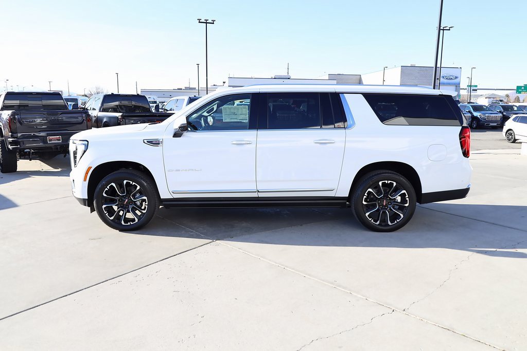 New 2026 GMC Yukon XL Denali w/ Denali Reserve Package image 3