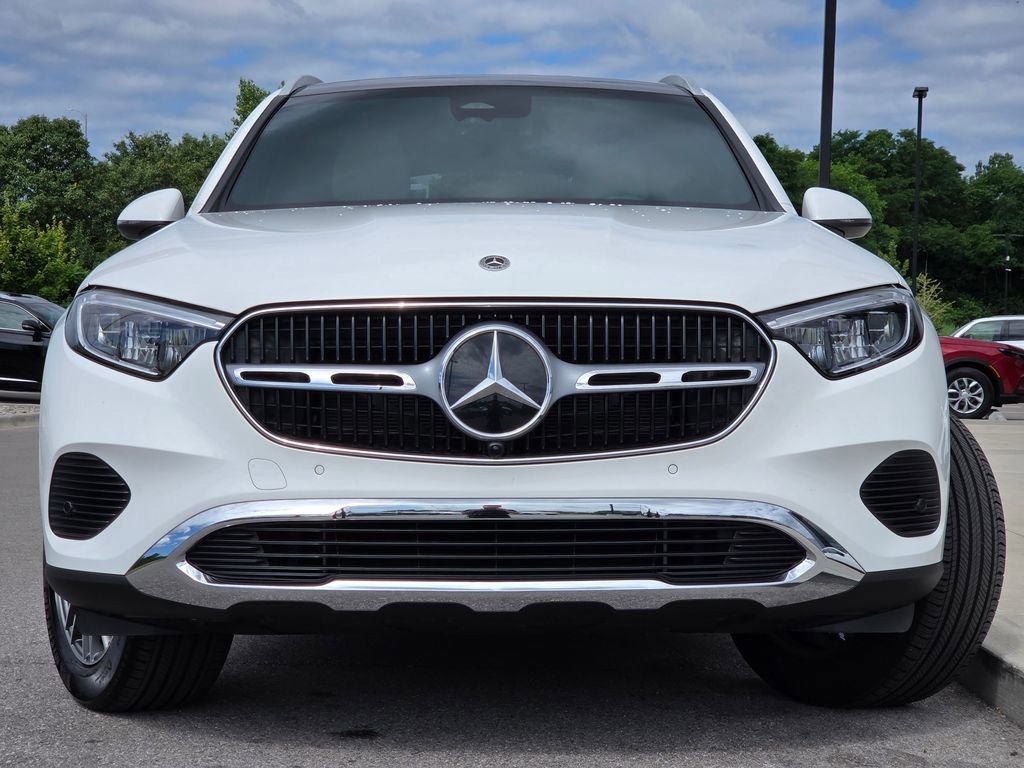 Used 2025 Mercedes-Benz GLC 300 4MATIC image 3