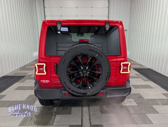 Used 2025 Jeep Wrangler Unlimited Sahara AWD/4WD image 3