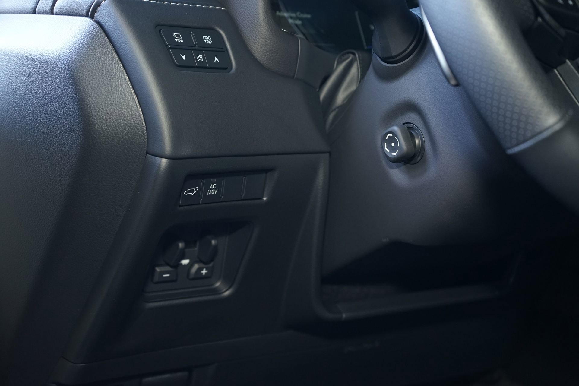 Used 2025 Lexus LX 700h F Sport image 29