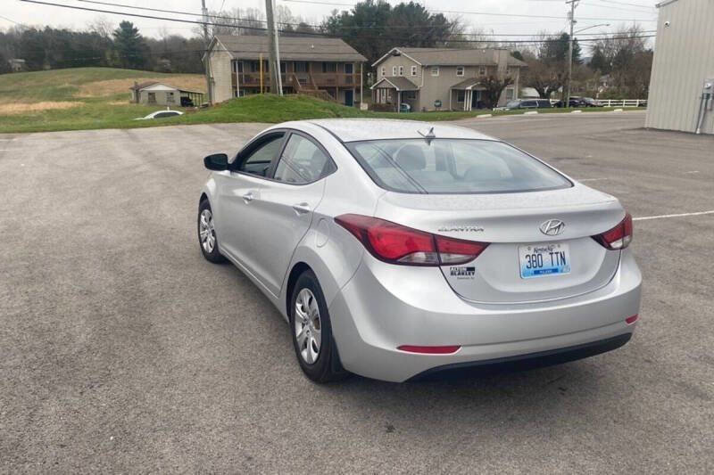 Used 2016 Hyundai Elantra SE image 6