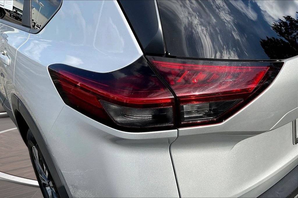 Used 2023 Nissan Rogue SV FWD image 26
