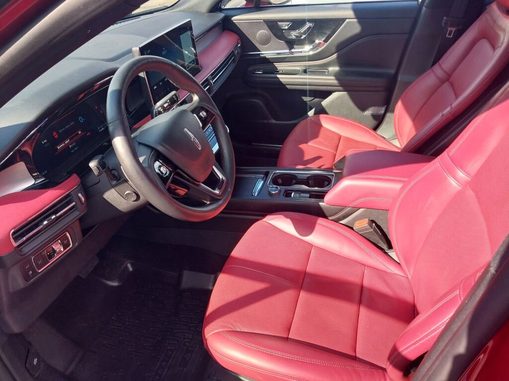 Used 2025 Lincoln Corsair Grand Touring w/ Equipment Group 301A image 5