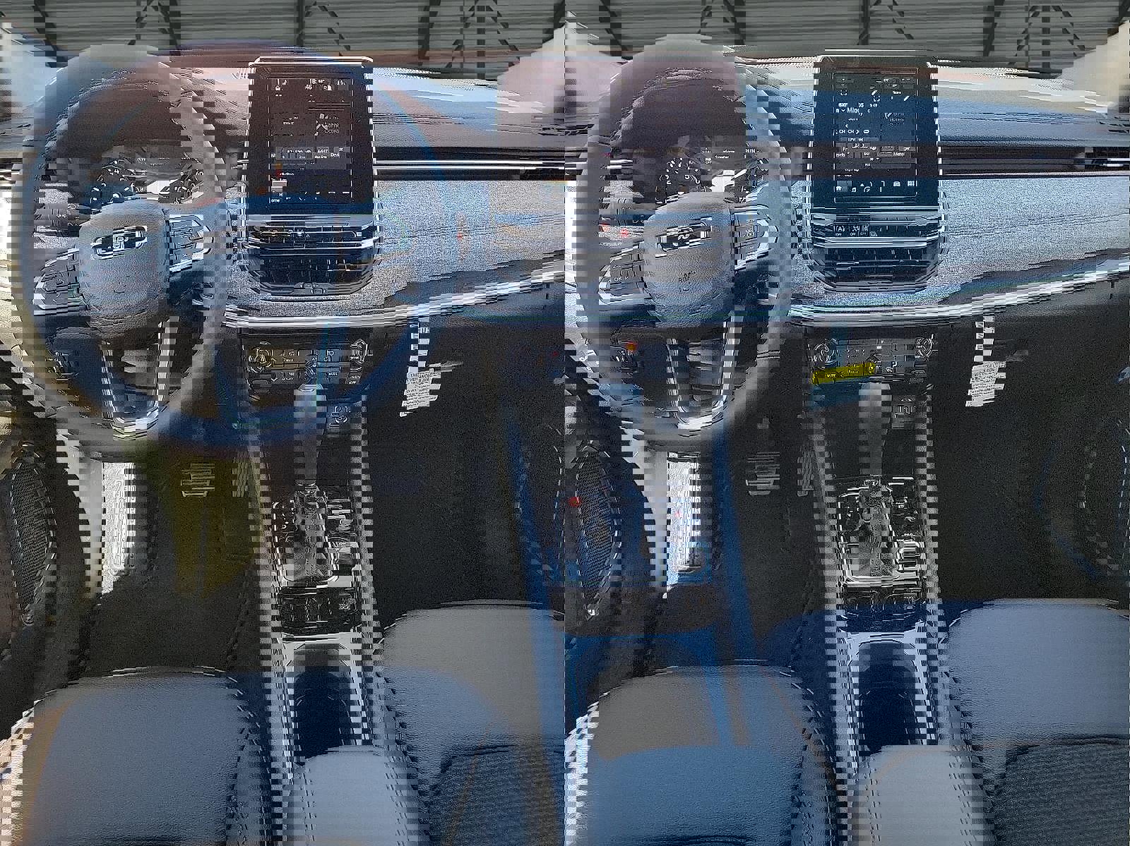 New 2025 Jeep Compass Latitude image 9