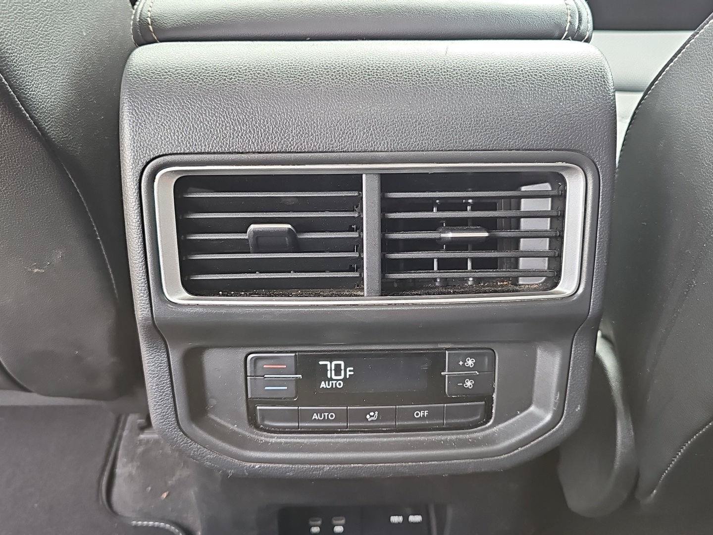 Used 2024 Volkswagen Atlas SE AWD/4WD image 46