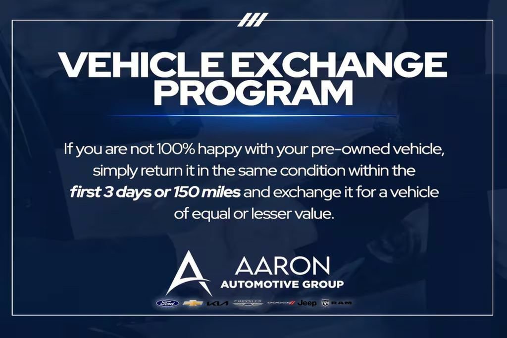 Used 2025 Chrysler Pacifica Select FWD image 36