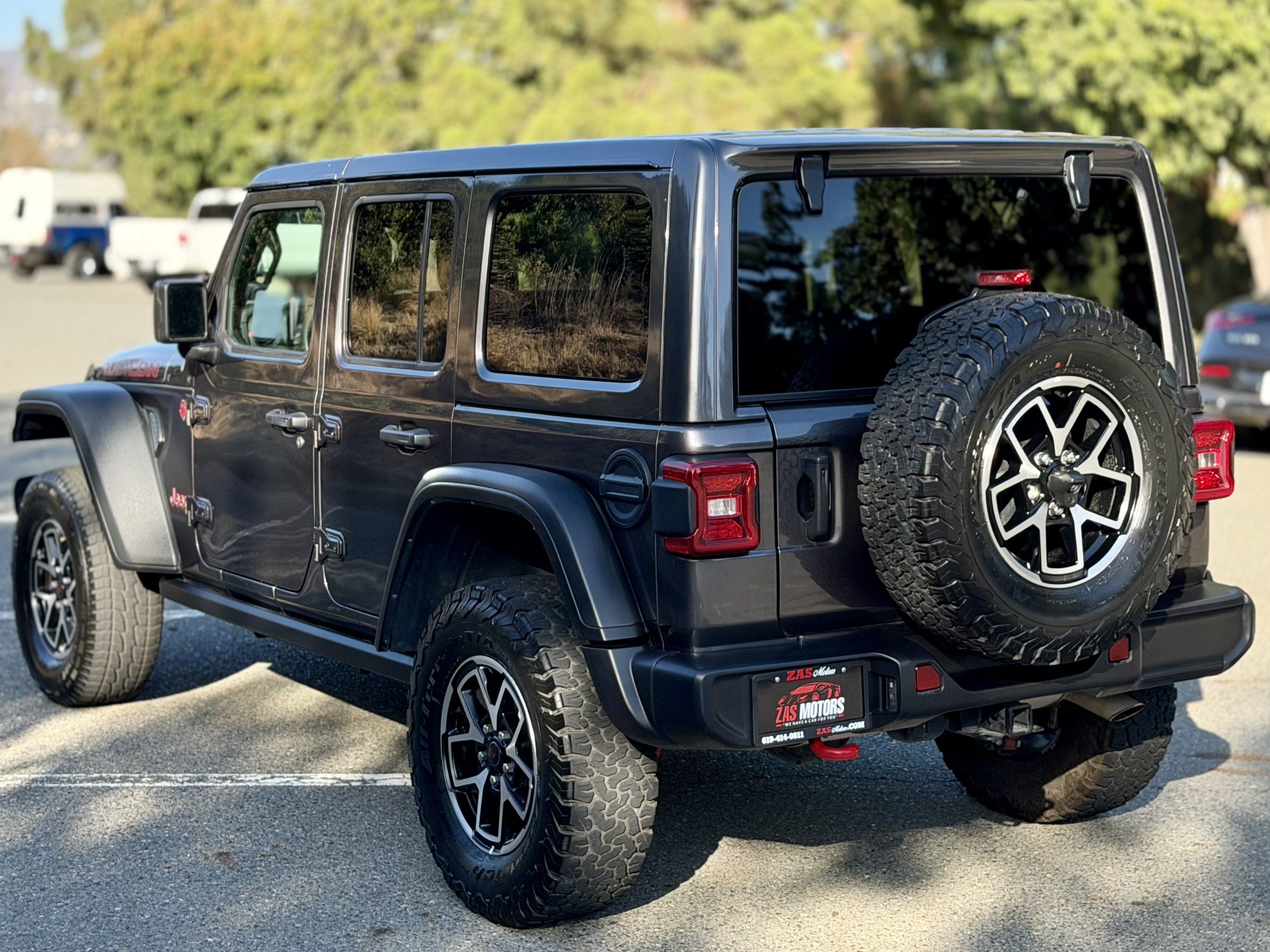 Used 2025 Jeep Wrangler Unlimited Rubicon AWD/4WD image 17