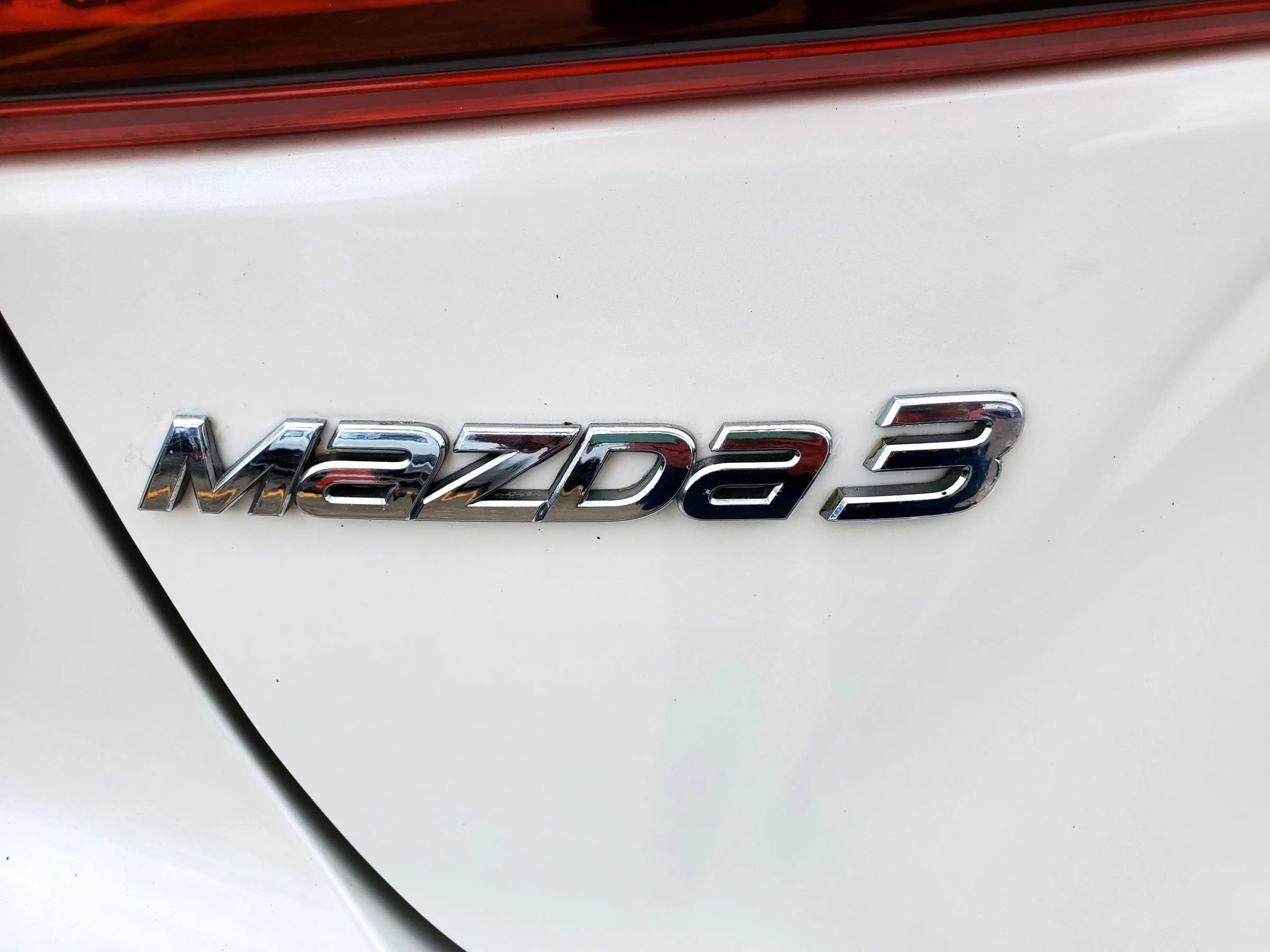 Used 2016 MAZDA MAZDA3 i Sport w/ Preferred Equipment Package FWD image 9