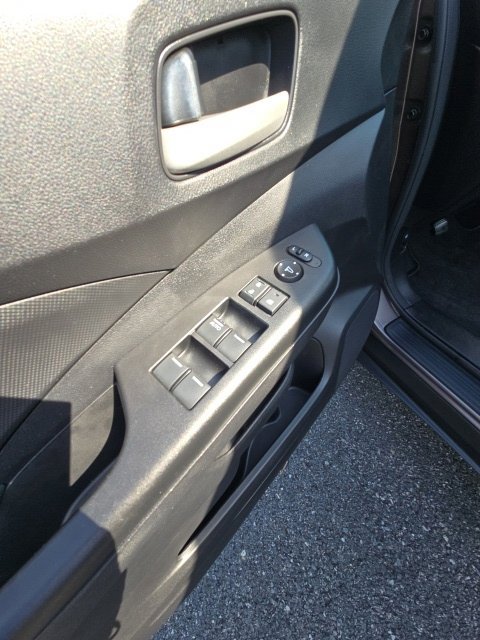 Used 2015 Honda CR-V LX image 12