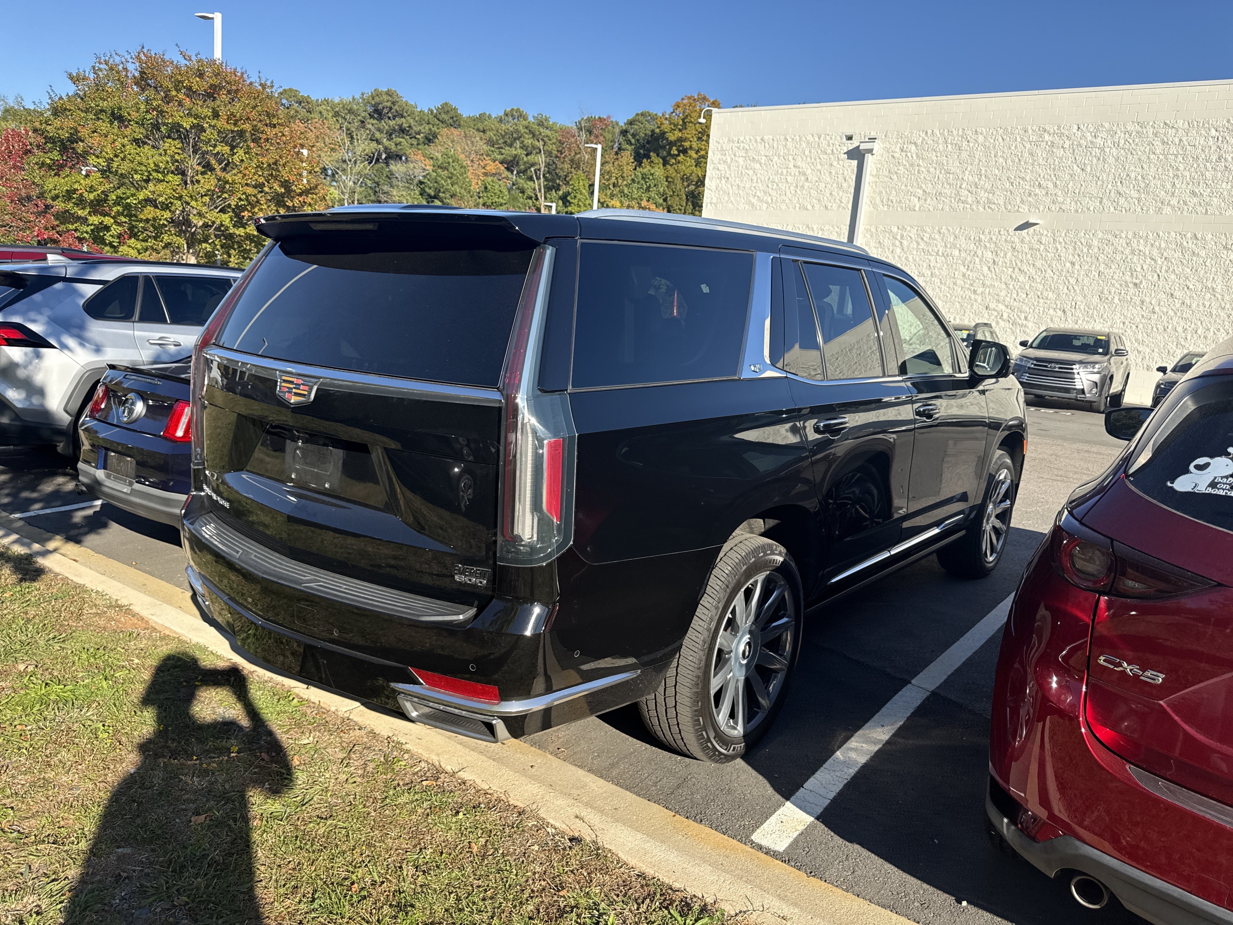 Used 2021 Cadillac Escalade Premium Luxury Platinum w/ Heavy-Duty Trailer Package AWD/4WD image 6
