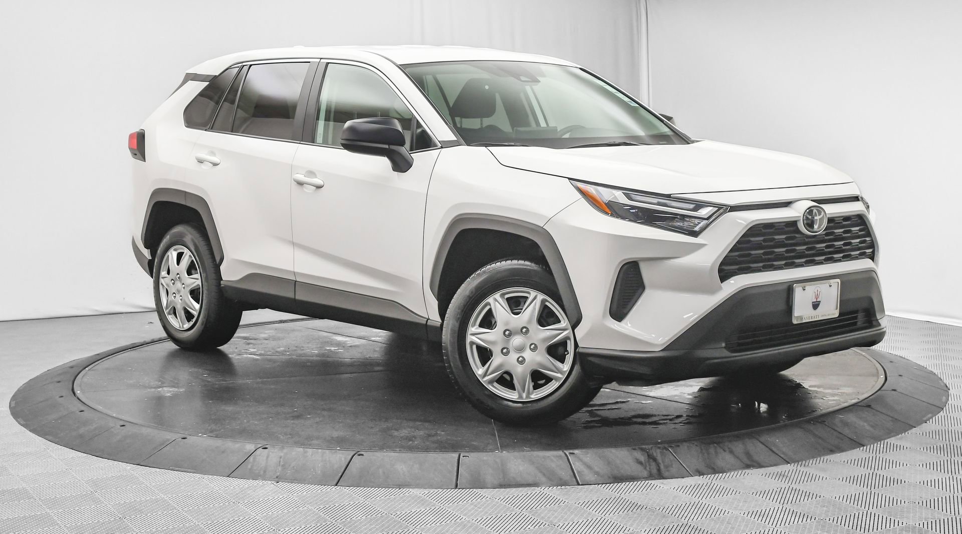 Used 2023 Toyota RAV4 LE AWD/4WD image 1