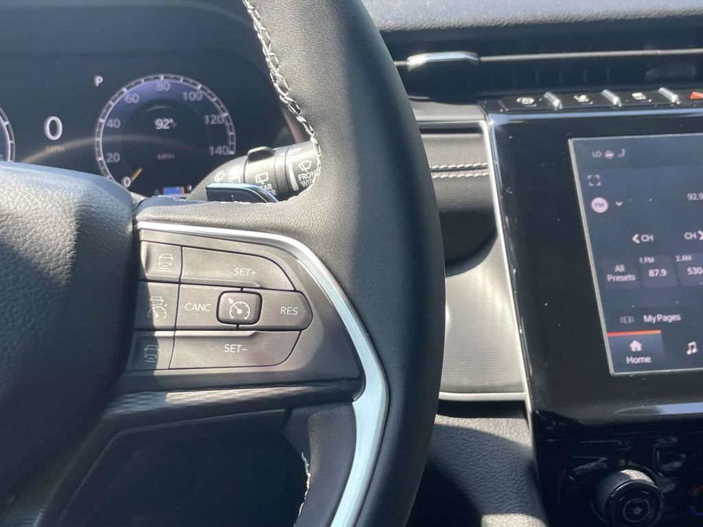 Used 2024 Jeep Grand Cherokee Laredo w/ Luxury Tech Group I RWD image 25