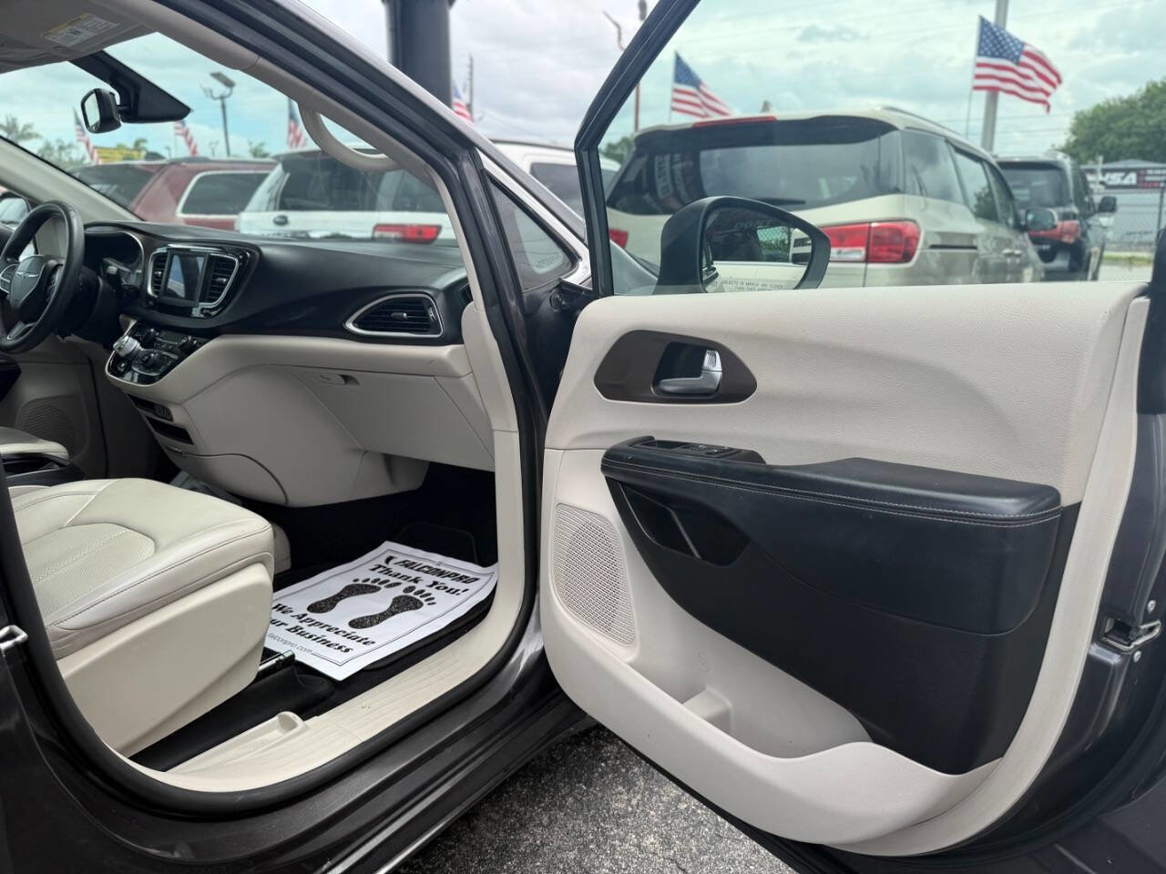 Used 2021 Chrysler Voyager Lxi FWD image 19