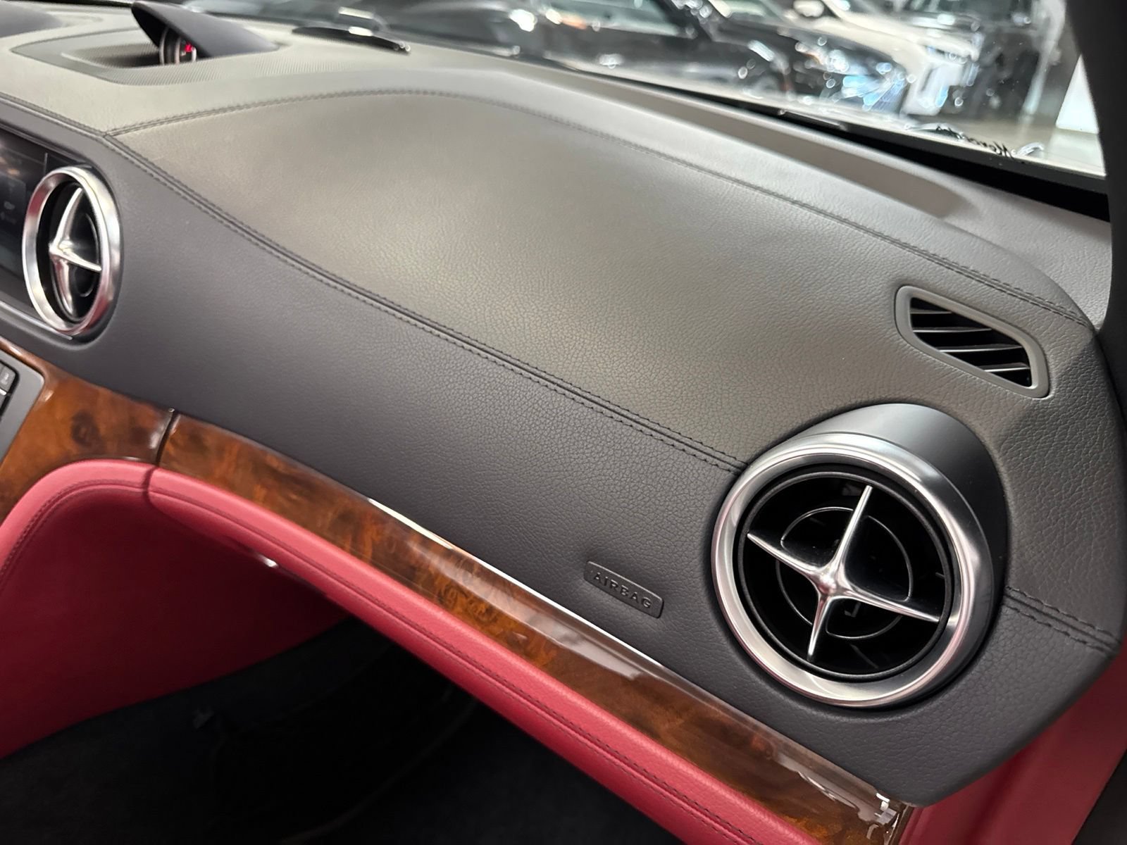 Used 2019 Mercedes-Benz SL 550 image 29