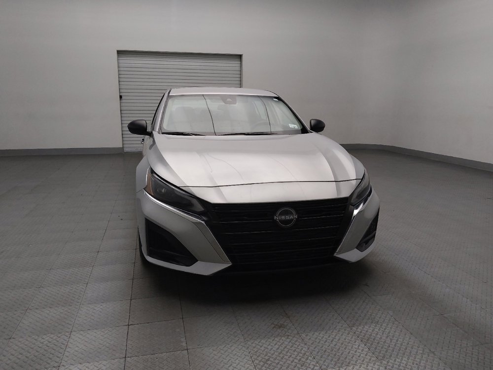 Used 2024 Nissan Altima 2.5 SV image 14