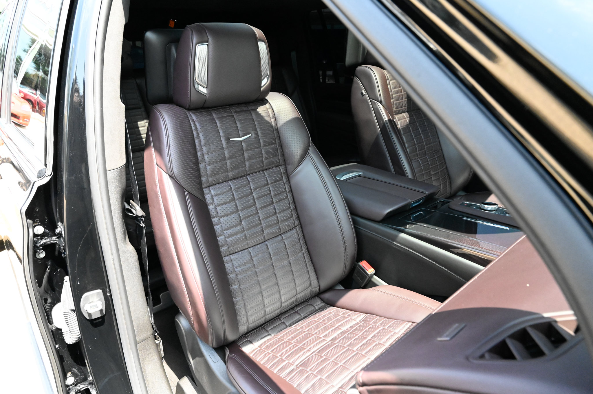 Used 2023 Cadillac Escalade ESV Sport Platinum w/ LPO, ONYX Package AWD/4WD image 53