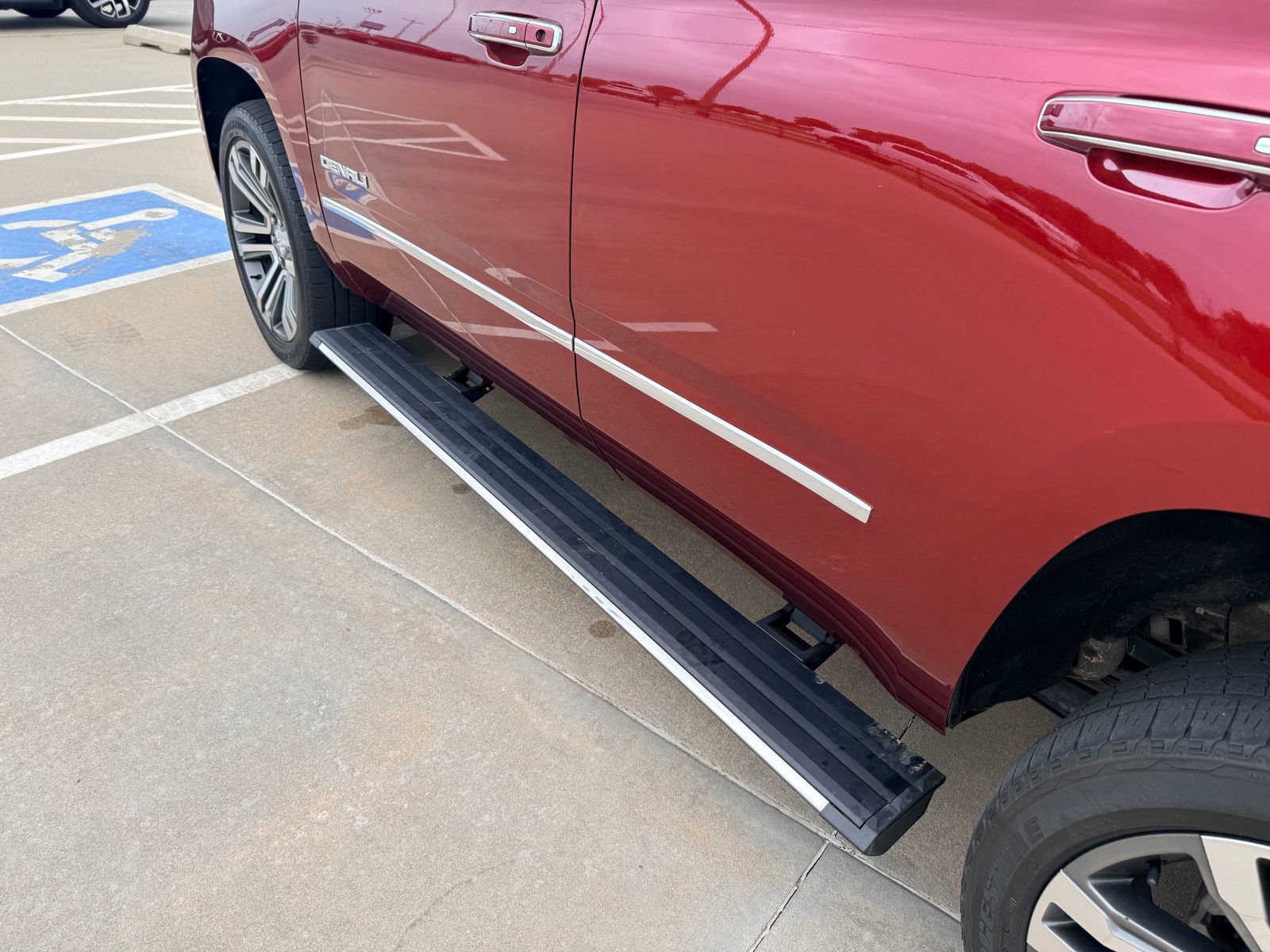 Used 2019 GMC Yukon Denali w/ Denali Ultimate Package AWD/4WD image 13