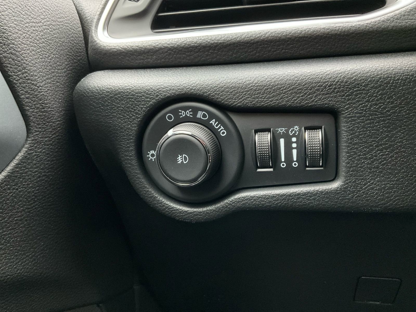 New 2026 Chrysler Pacifica Limited w/ S Appearance Package image 21