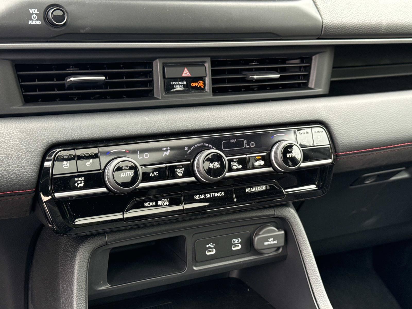 Certified 2026 Honda Pilot Black Edition image 7