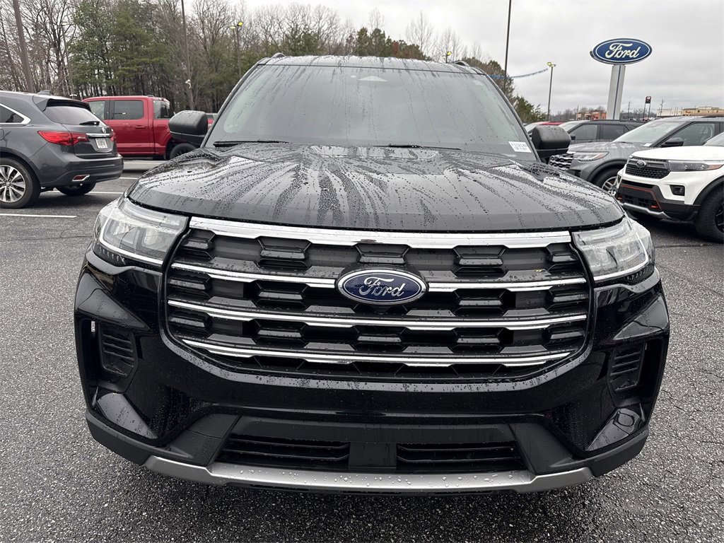 Used 2025 Ford Explorer Active image 2