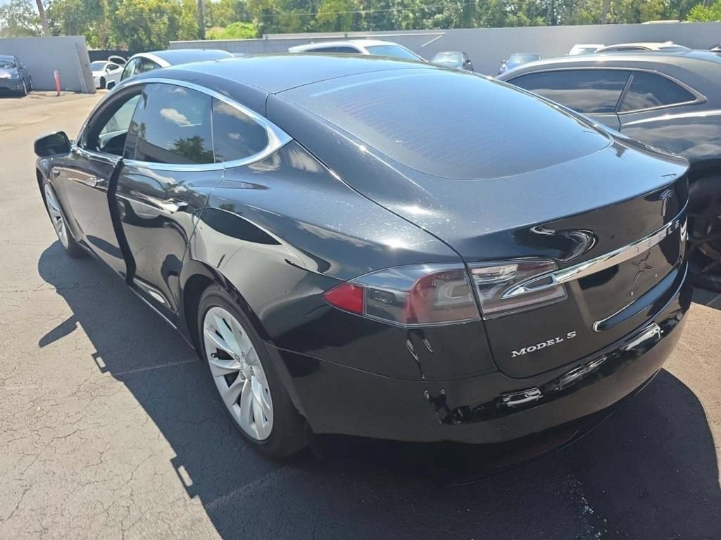 Used 2018 Tesla Model S 100D AWD/4WD image 2