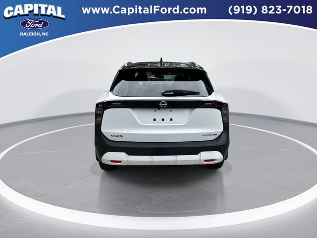 Used 2025 Nissan Kicks SV w/ SV Premium Package FWD image 7