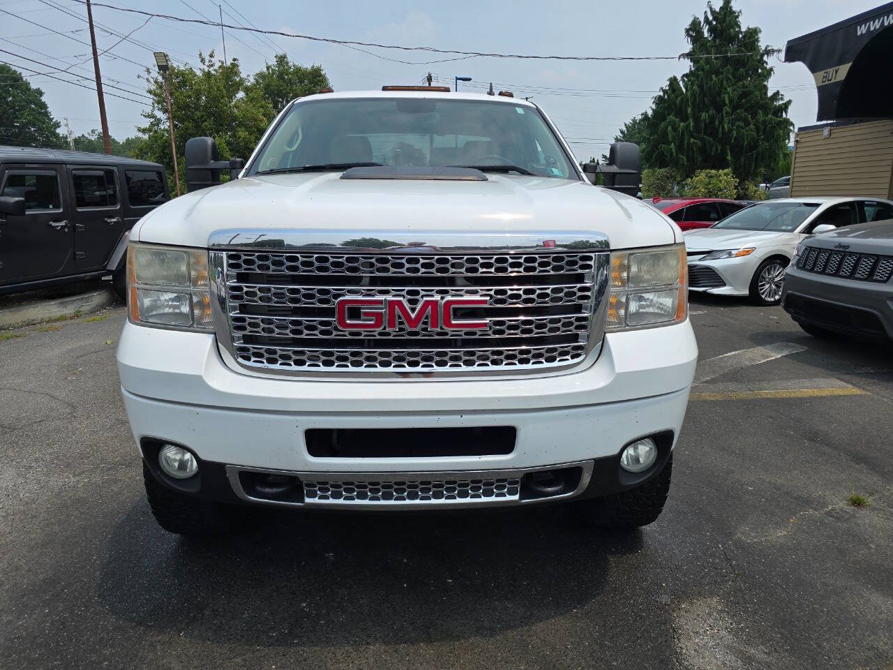 Used 2011 GMC Sierra 3500 Denali AWD/4WD image 8