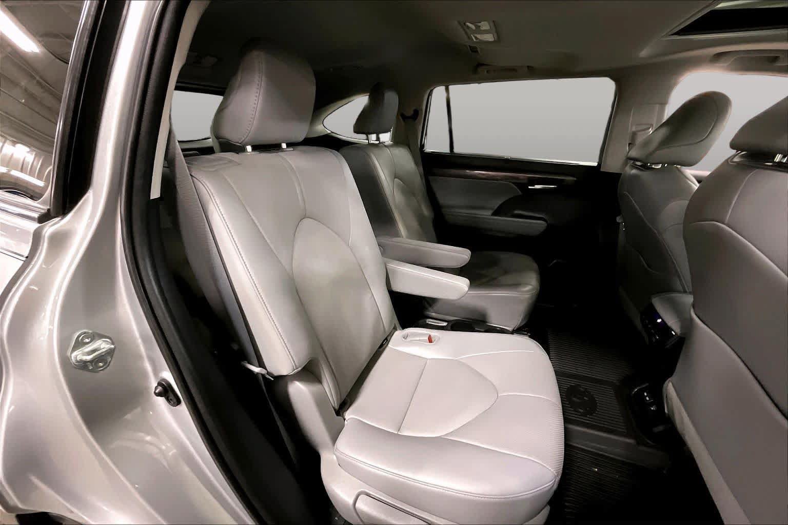 Used 2023 Toyota Highlander Limited AWD/4WD image 20
