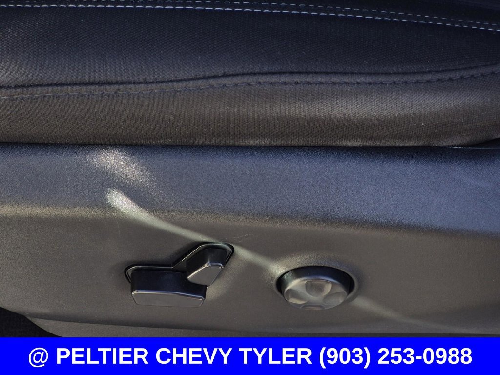 Used 2023 Chrysler Voyager LX FWD image 34