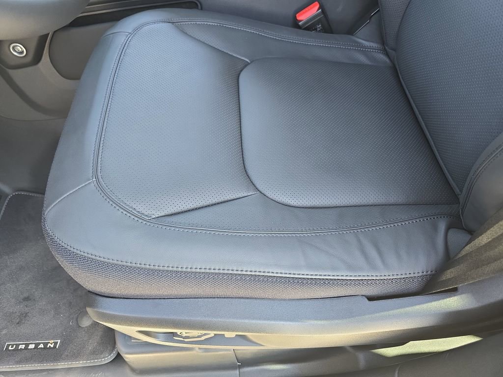 New 2026 Land Rover Defender 110 V8 image 29