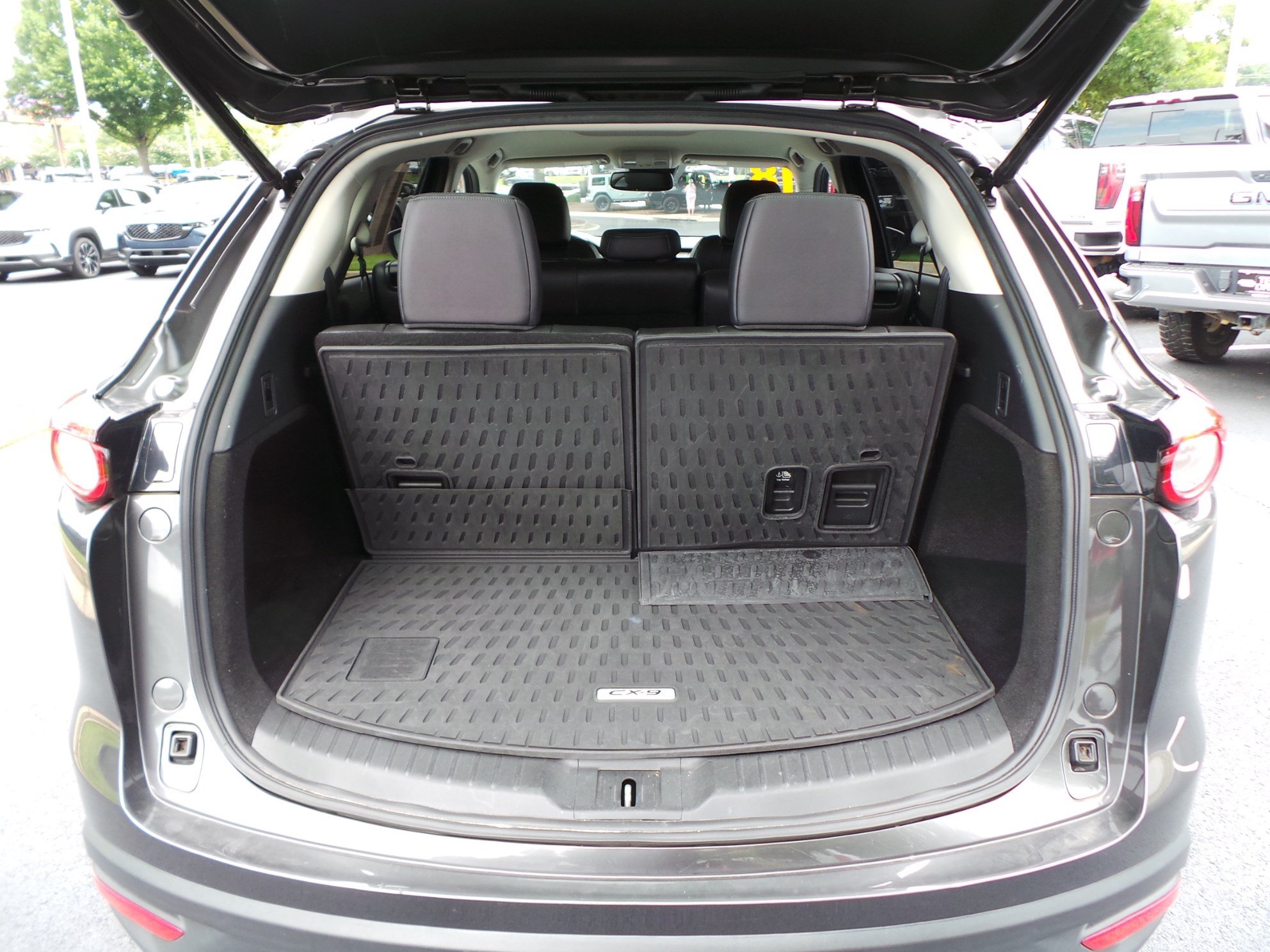 Used 2018 MAZDA CX-9 Touring FWD image 40