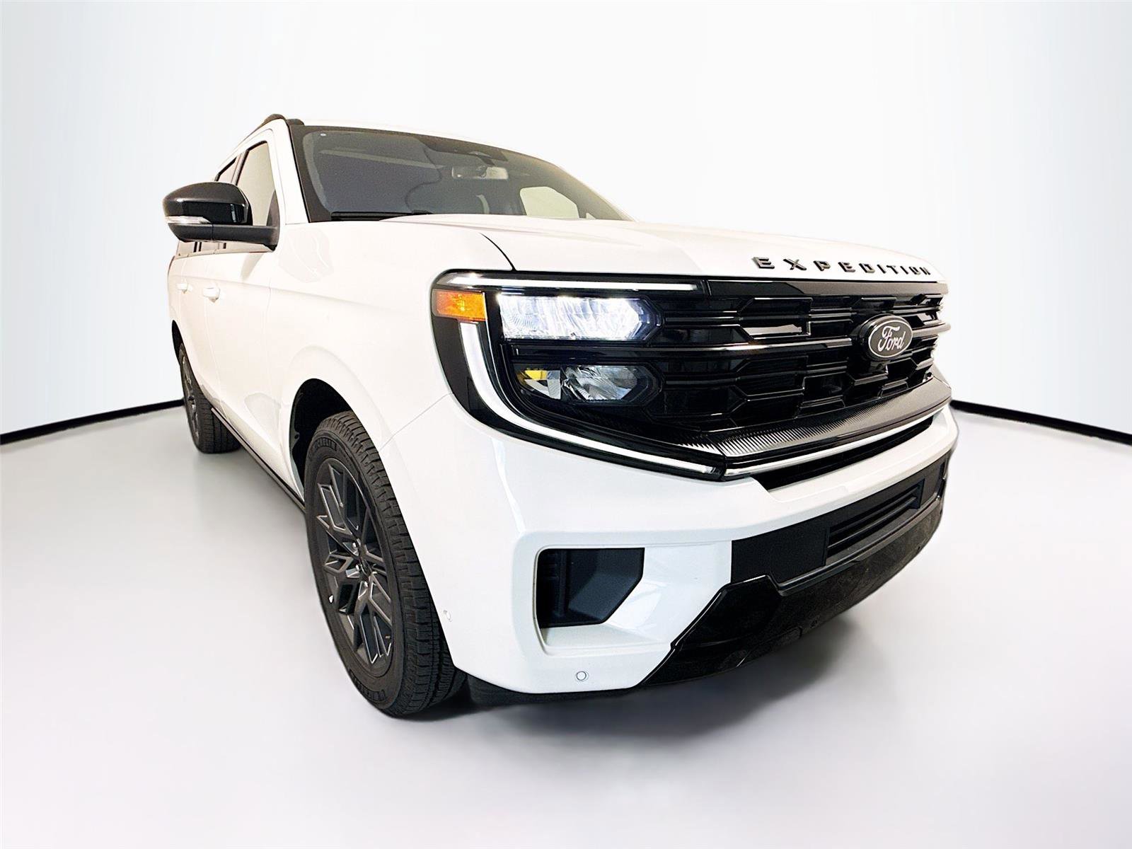 Used 2025 Ford Expedition Max Platinum w/ Stealth Performance Package image 37