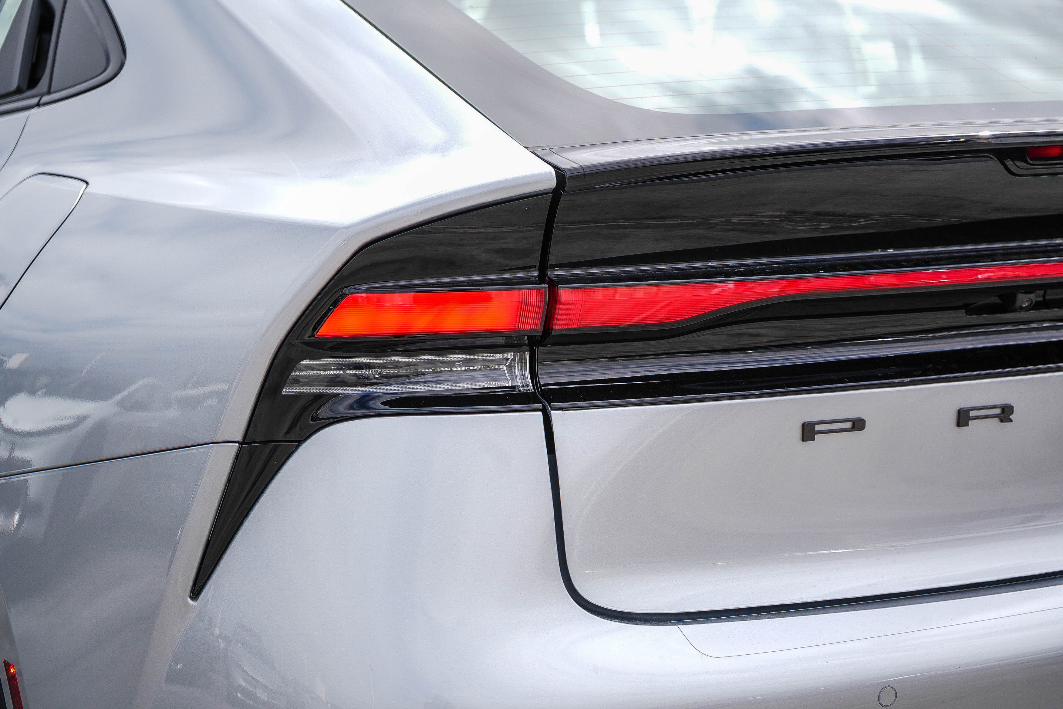 New 2027 Toyota Prius LE FWD image 10