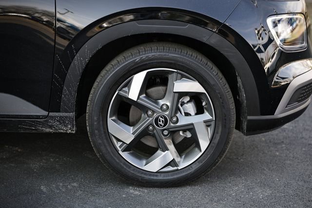 Used 2024 Hyundai Venue SEL image 4