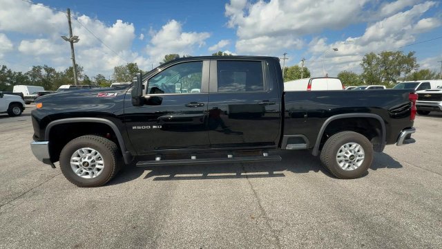Used 2025 Chevrolet Silverado 2500 LT w/ Convenience Package AWD/4WD image 5