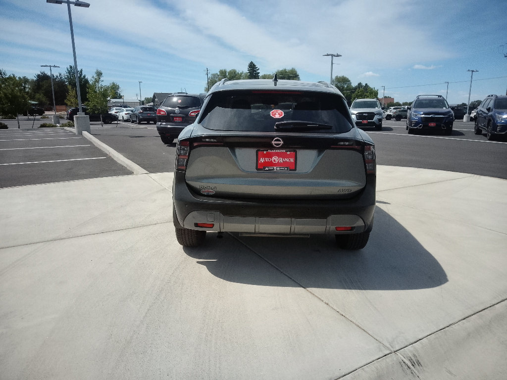 Used 2026 Nissan Kicks SV w/ Cold Weather Package AWD/4WD image 4