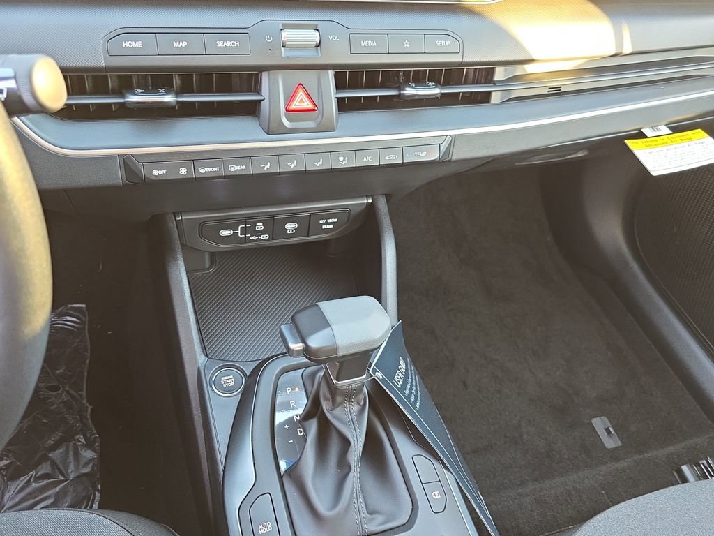 New 2025 Kia K4 LXS image 28