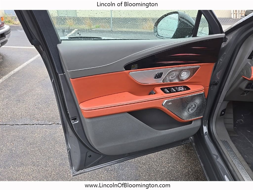 New 2024 Lincoln Nautilus Black Label w/ Jet Appearance Package (87T) image 16