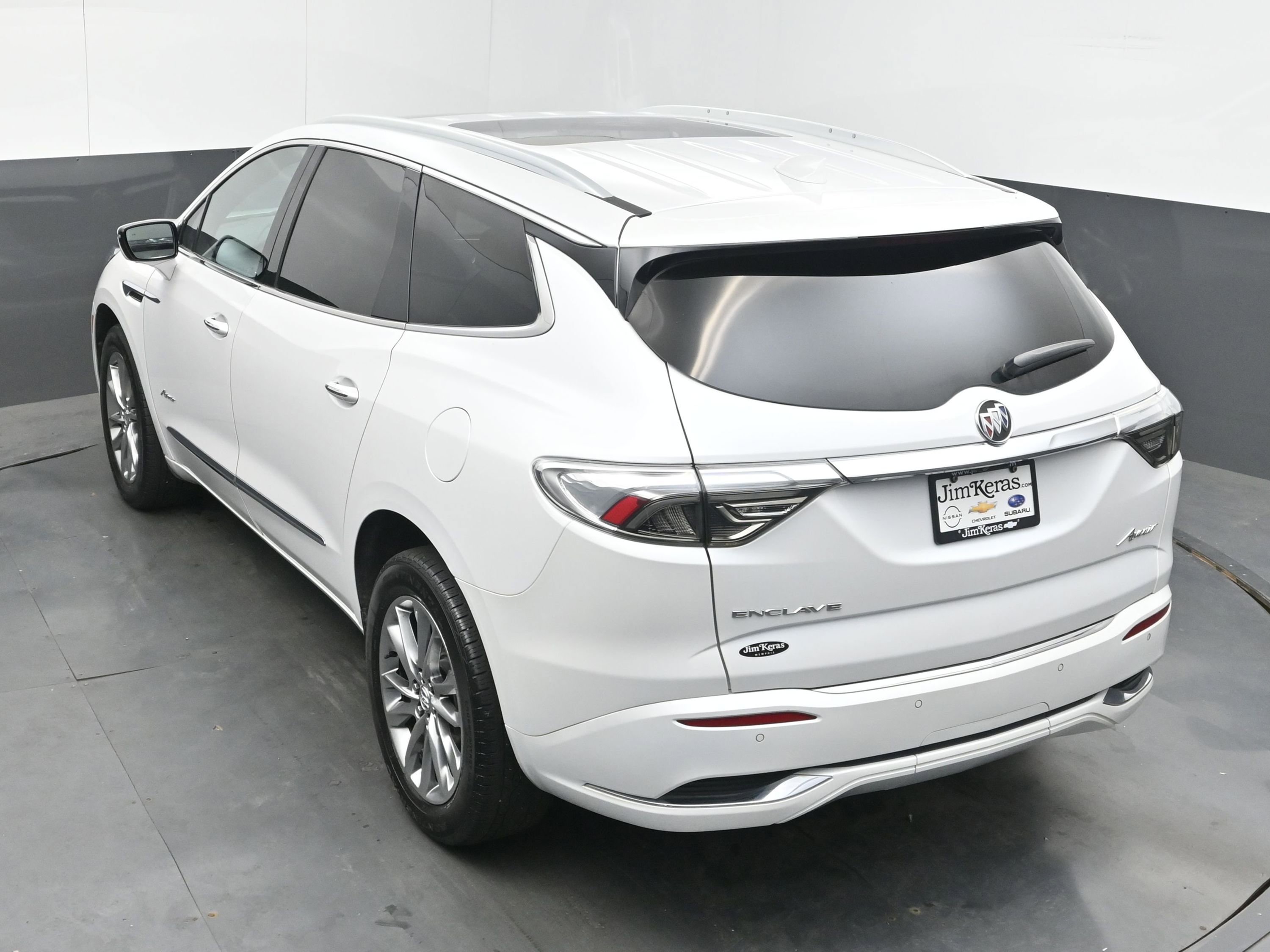 Used 2024 Buick Enclave Avenir FWD image 24