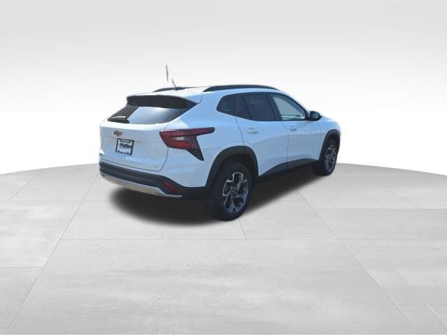 Certified 2025 Chevrolet Trax LT FWD image 5
