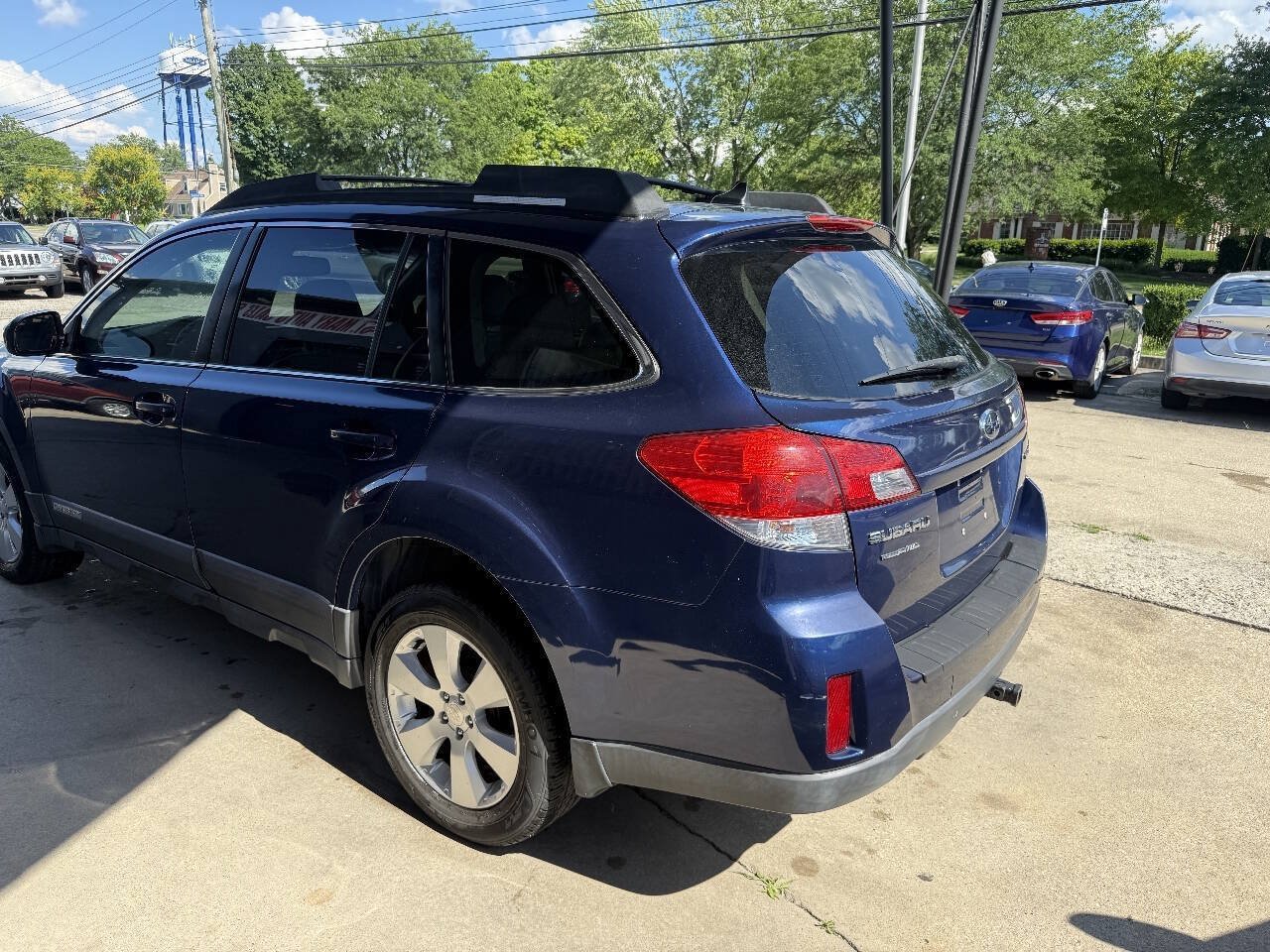 Used 2011 Subaru Outback 2.5i Limited w/ PWR Moonroof Pkg AWD/4WD image 8