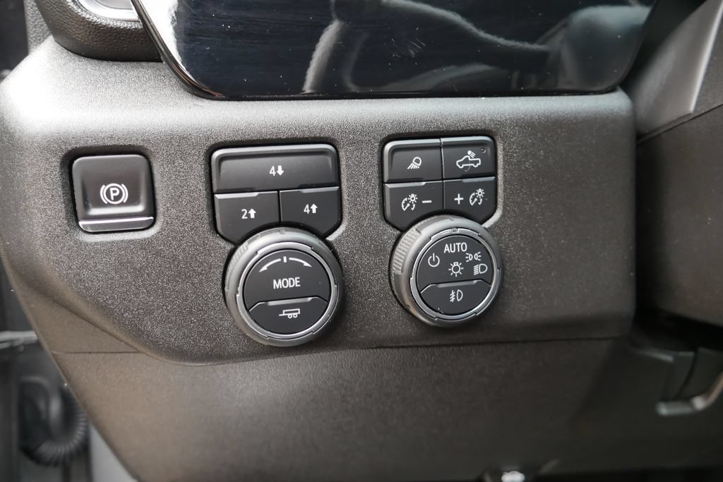 Used 2025 Chevrolet Silverado 2500 LT w/ Safety Package AWD/4WD image 29