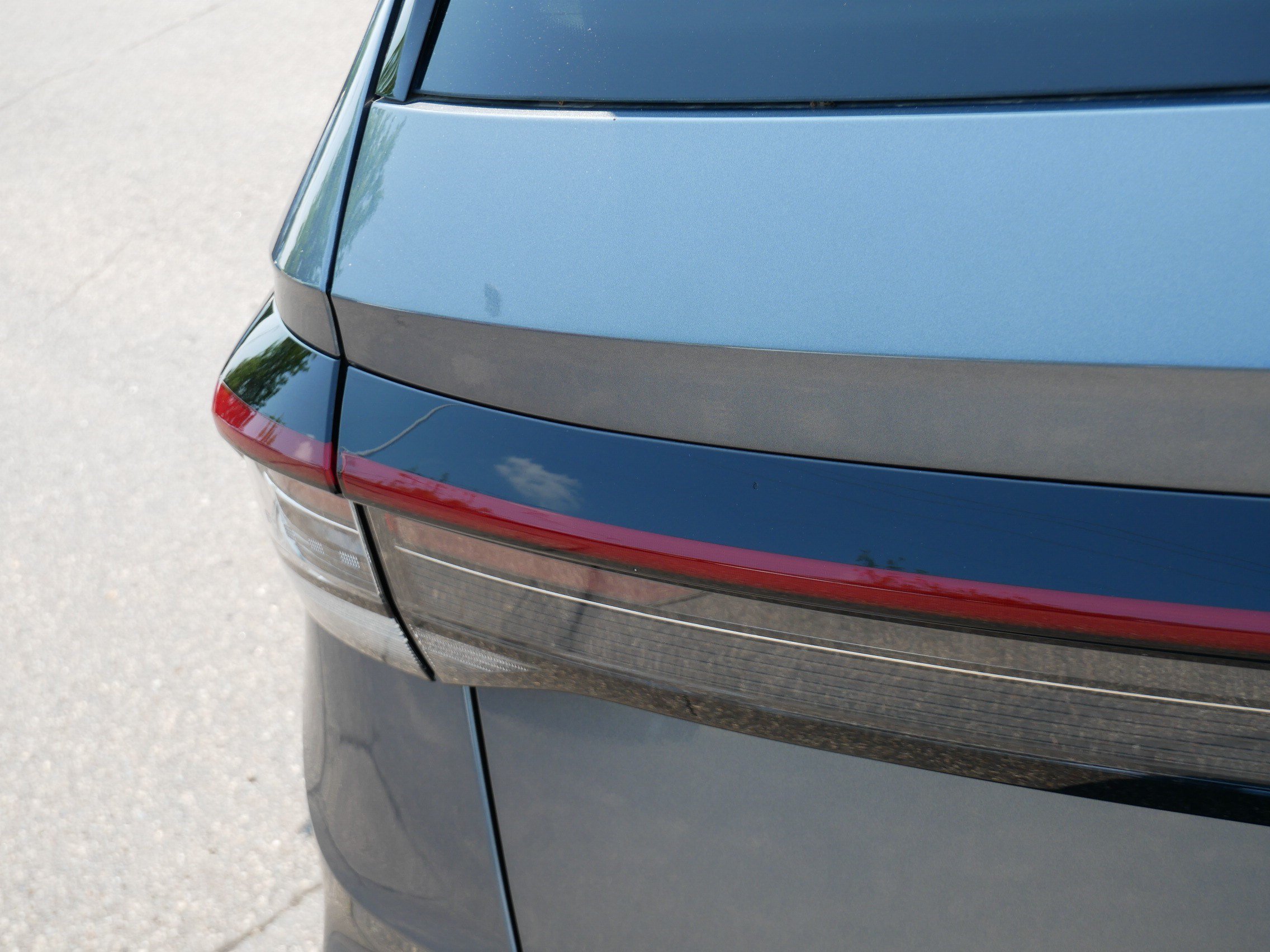 Certified 2025 Volkswagen Taos SEL AWD/4WD image 17
