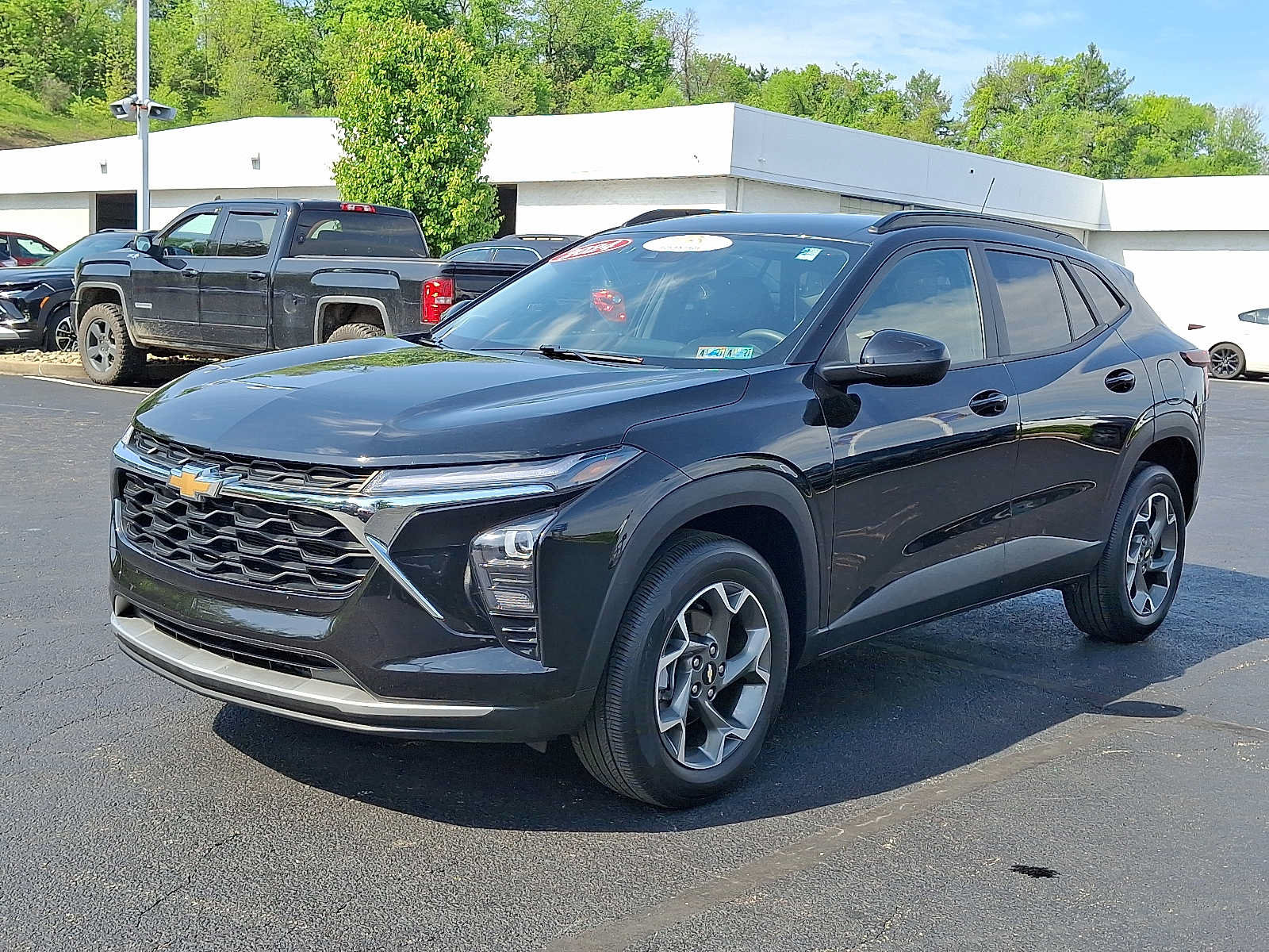 Used 2024 Chevrolet Trax LT FWD image 3