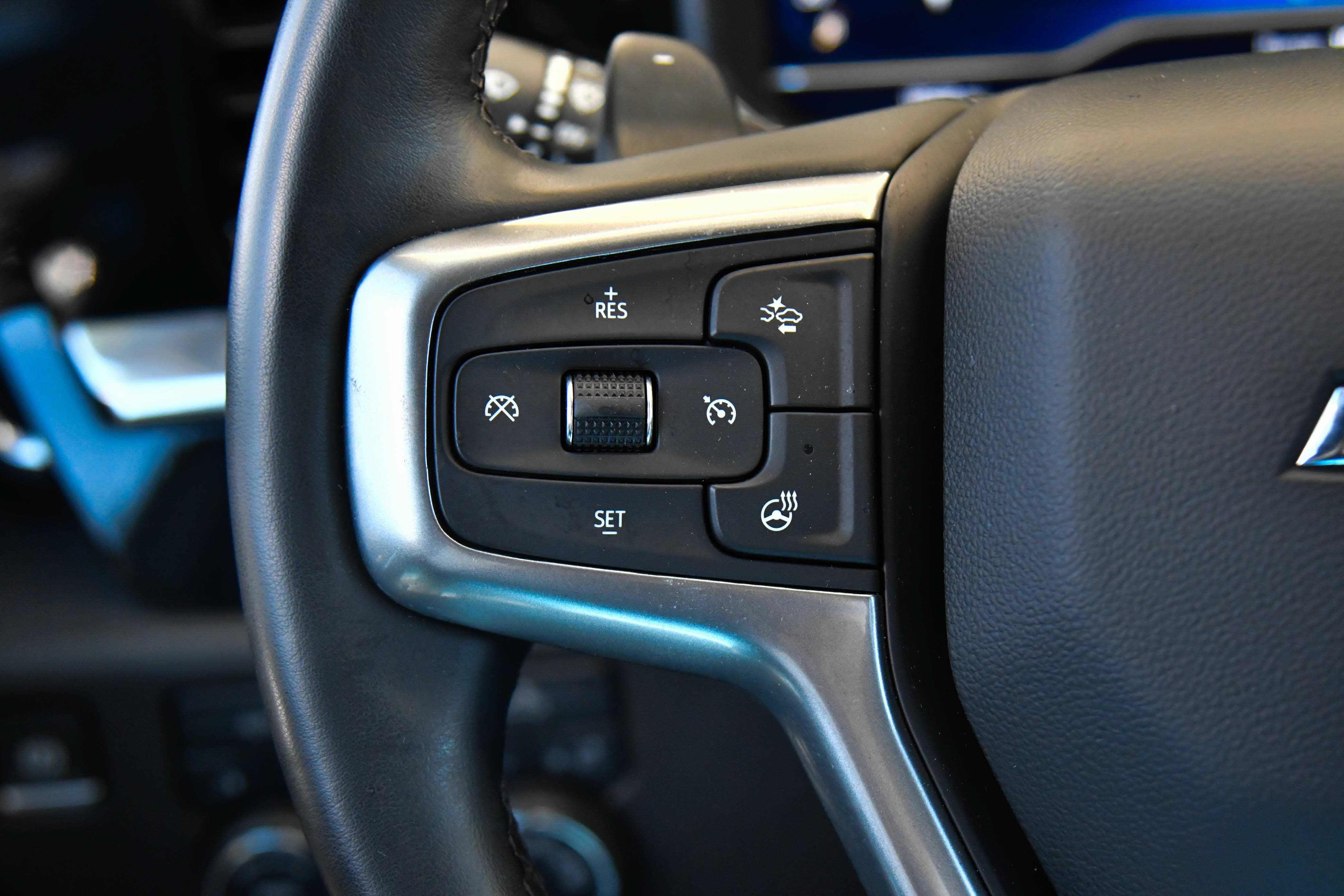 Used 2025 Chevrolet Silverado 1500 LT w/ LPO, Dark Essentials Package AWD/4WD image 33